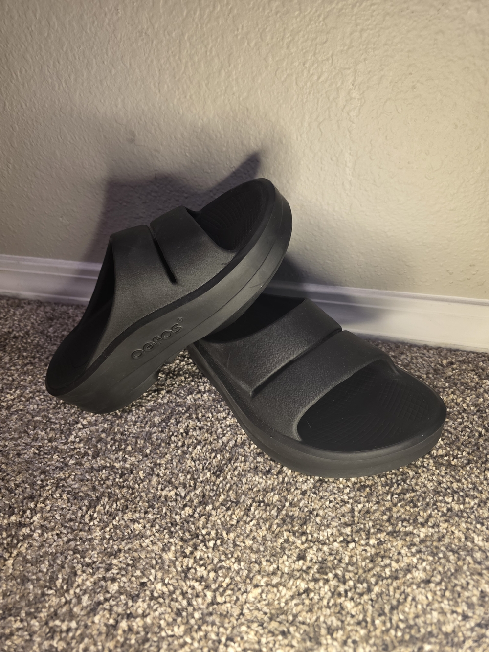Brand New Oofos Ooah Black Slides Sandals Platform